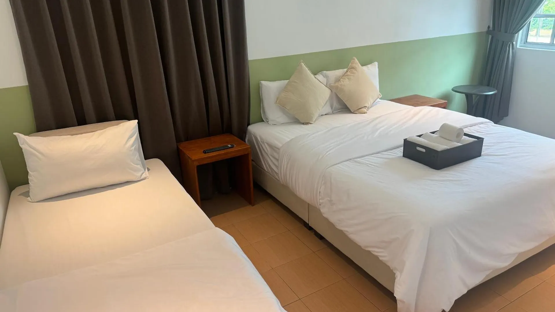 Jambul Villa 3-Storey Corner House 6Bed5Bathroom Bayan Lepas 0*,