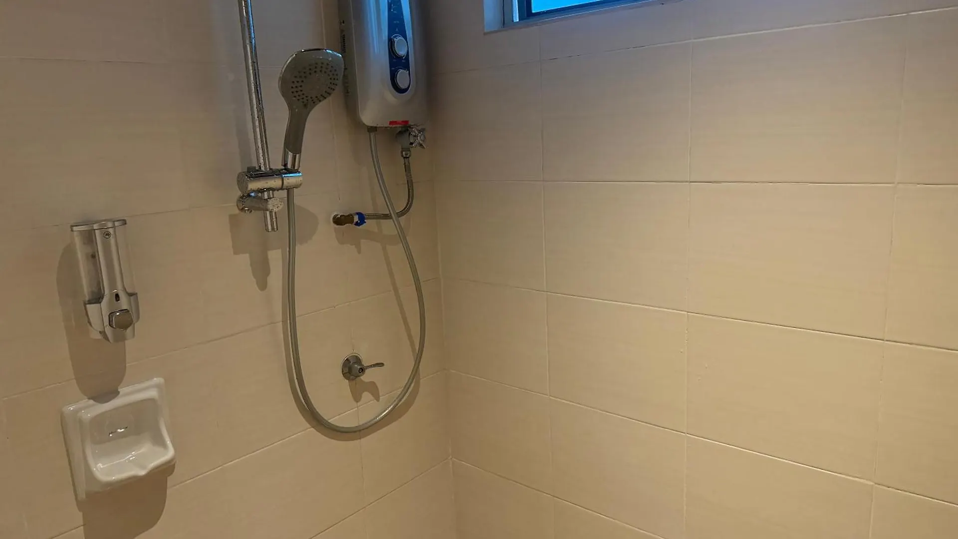 Jambul Villa 3-Storey Corner House 6Bed5Bathroom Bayan Lepas Malaysia